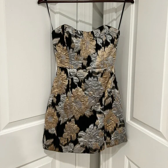 Showpo. | Dresses | Showpo Black And Gold Strapless Mini Dress | Poshmark Showpo. | Dresses | Showpo Black And Gold Strapless Mini Dress | Poshmark